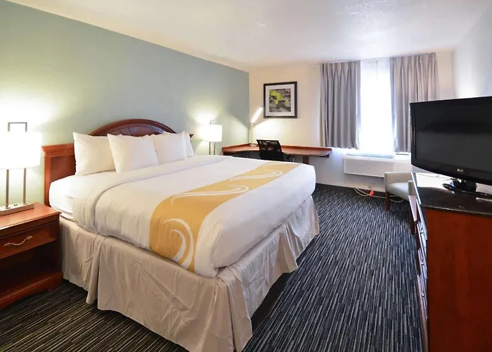 Quality Inn Alexis Rd